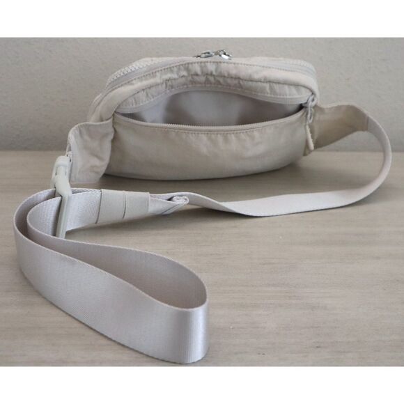 Lululemon LU9BG8S Women's One Size Beige Everywhere Belt Bag (92) - Picture 6 of 6
